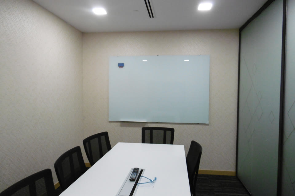 Charles Taylor - Meeting Room Whiteboard, ADL supplied completed project photograph.